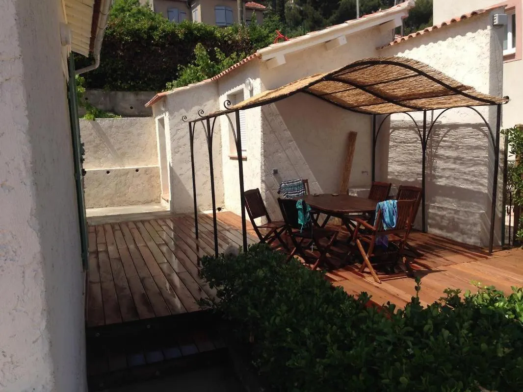 Holiday home Maison Avec Vue Sur Le Port De Plaisance Saint-Mandrier-sur-Mer France